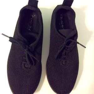 Arcopedico Black Knit Sneaker